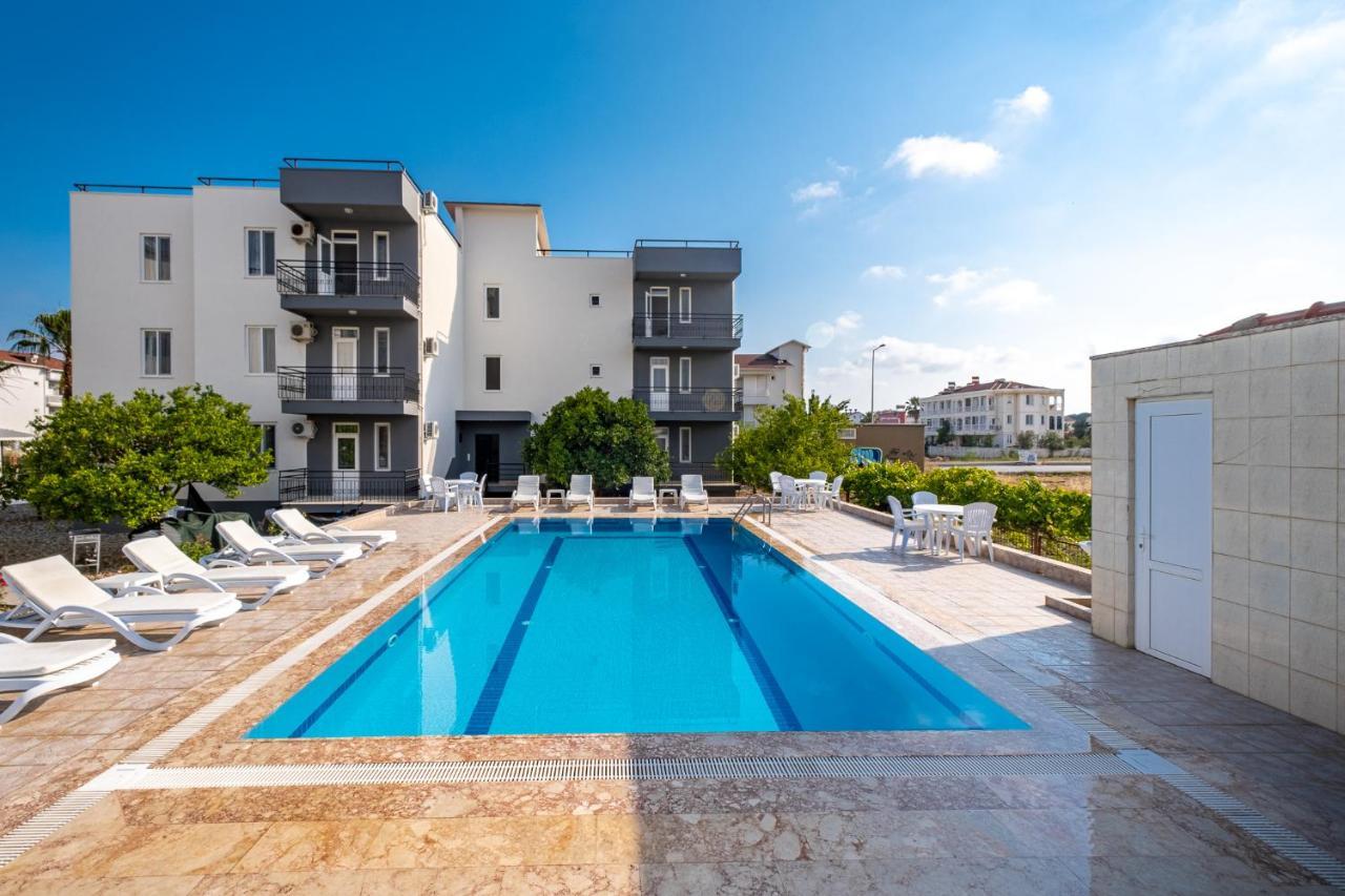 Assos Apart: Havuzlu Sitede Tamami Sizin 2 Oda 1 Salon Daire Apartment